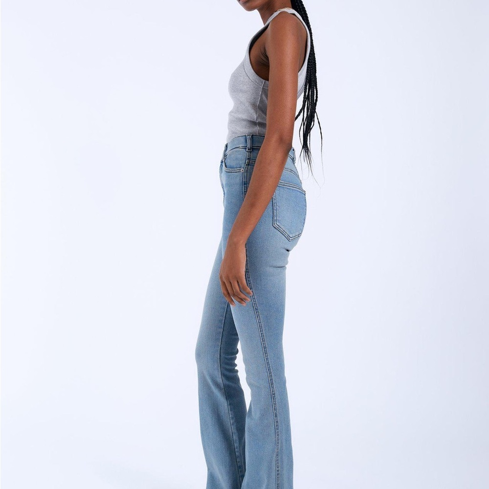 Dr. Denim Moxy Flare in Cape Light Vintage